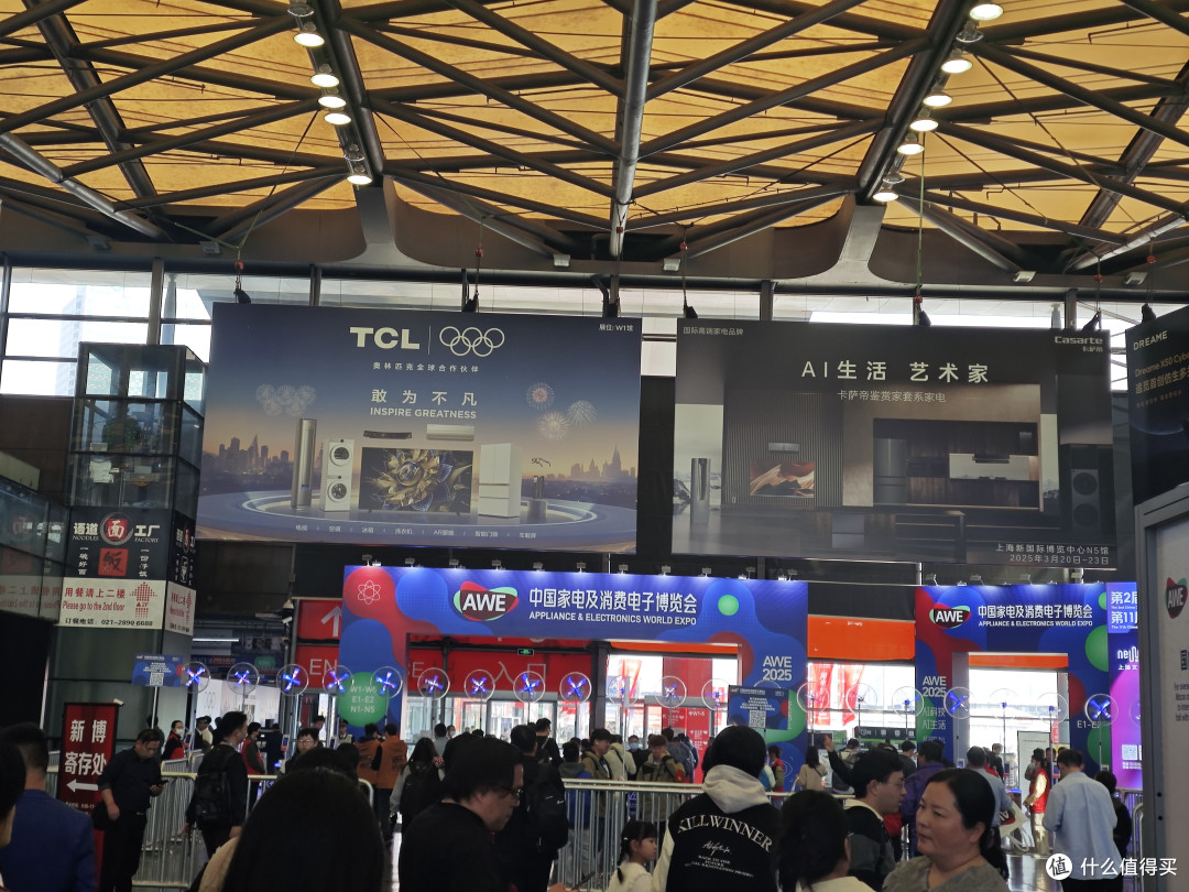 别被参数PUA!装修人逛展,科技得服务养娃养猫才有用