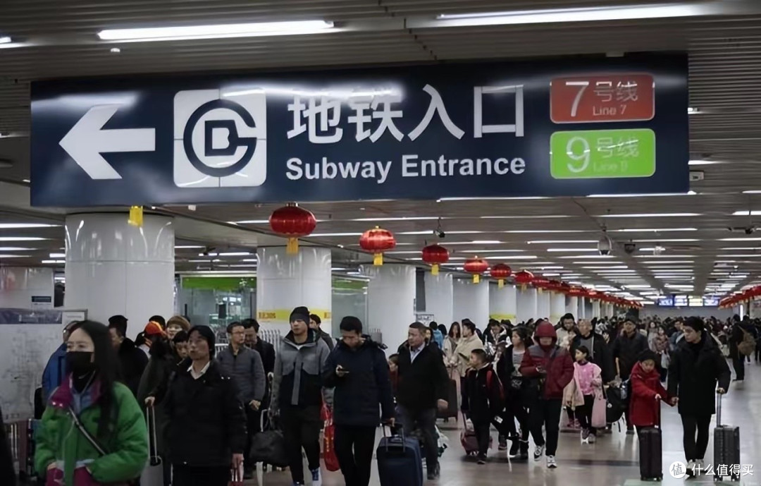 地铁安检到底在防谁?国外多年没有照样过,国内为何层层设防?