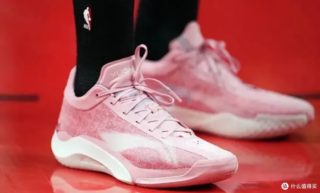 【NBA每日上脚】塔图姆回归致敬李小龙！Book 2野猪PE最骚？