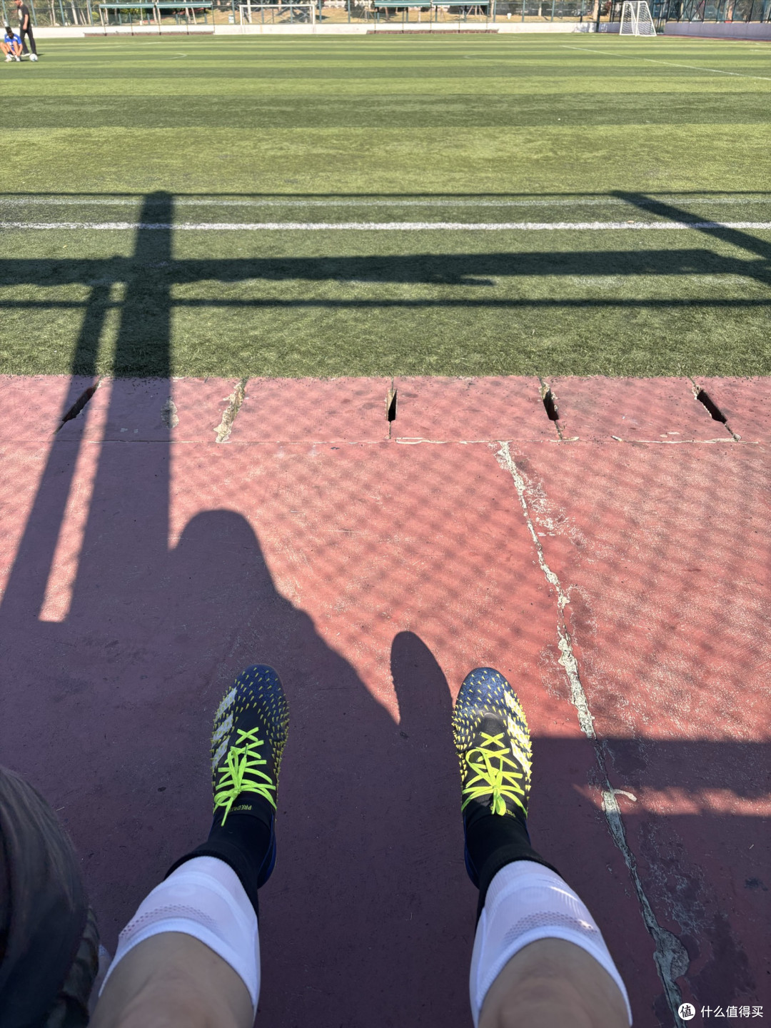 今年38岁了,一周1-2场足球,不知道还能坚持多久