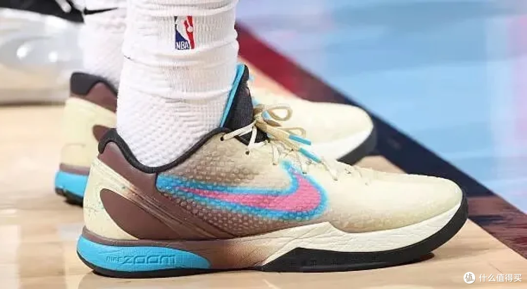 【NBA每日上脚】瓦妮莎亲晒配色，被这小子上脚了？