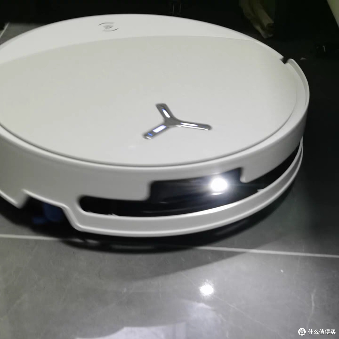 小科守净，福满新年：科沃斯T90 PRO让家焕新迎春