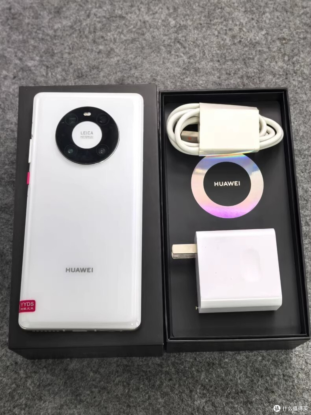 闲鱼流出大量华为Mate40Pro，700元成色很新，麒麟9000+鸿蒙OS