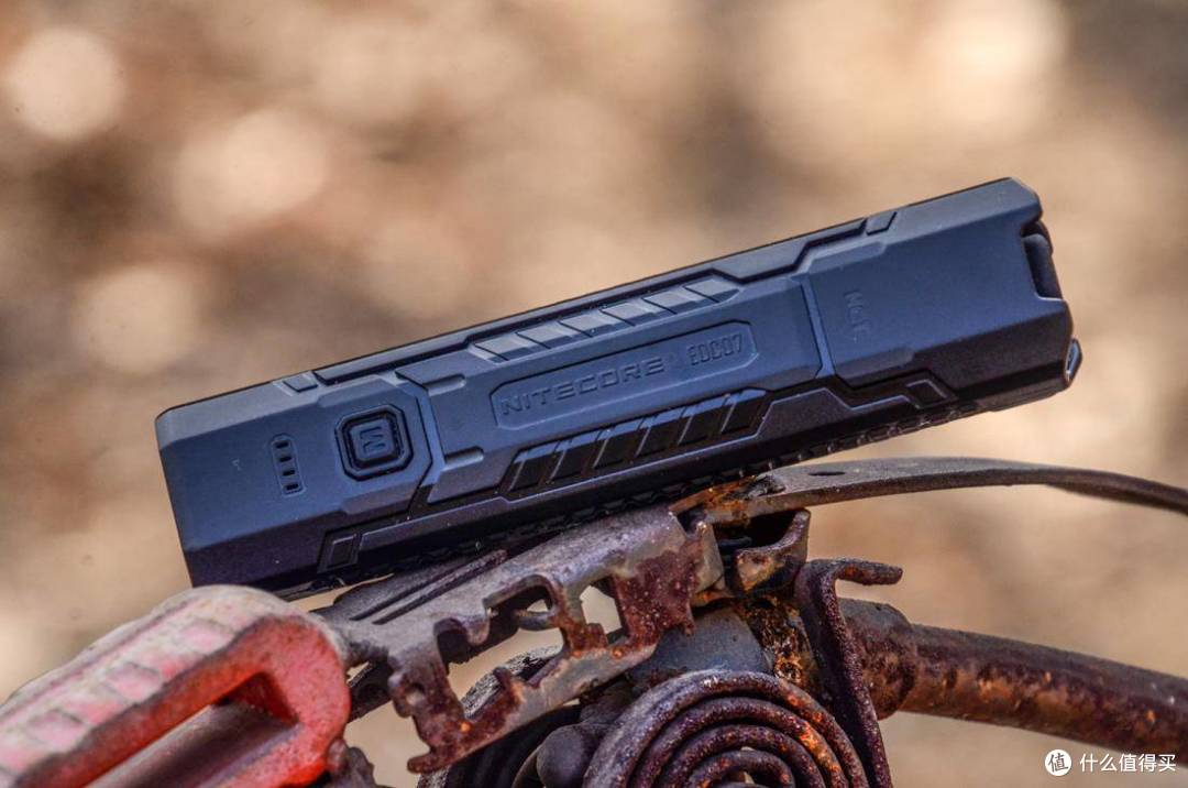 七十克的光,三色更温柔:NITECORE EDC07