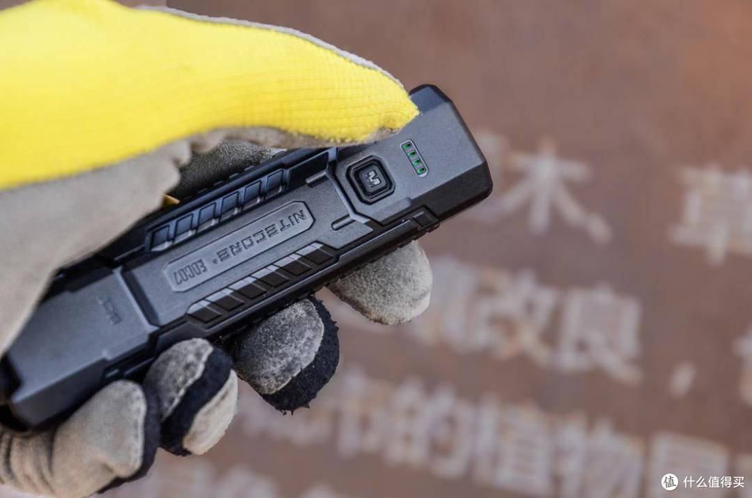 七十克的光,三色更温柔:NITECORE EDC07