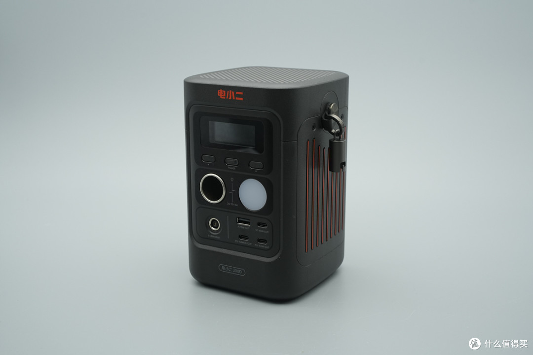 电小二 300D 深度评测:140W 快充 + 超便携