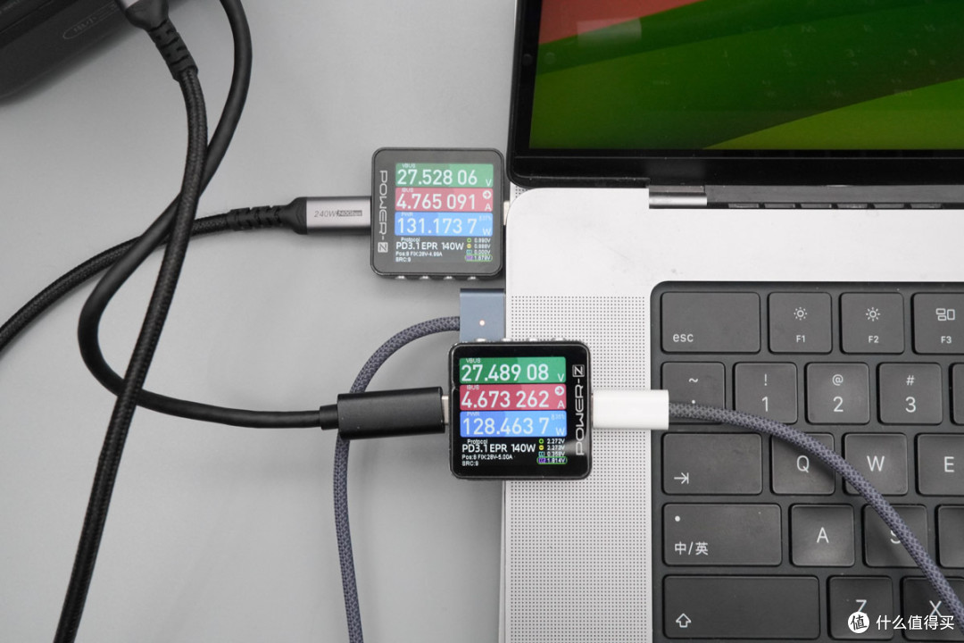 电小二 300D 深度评测:140W 快充 + 超便携
