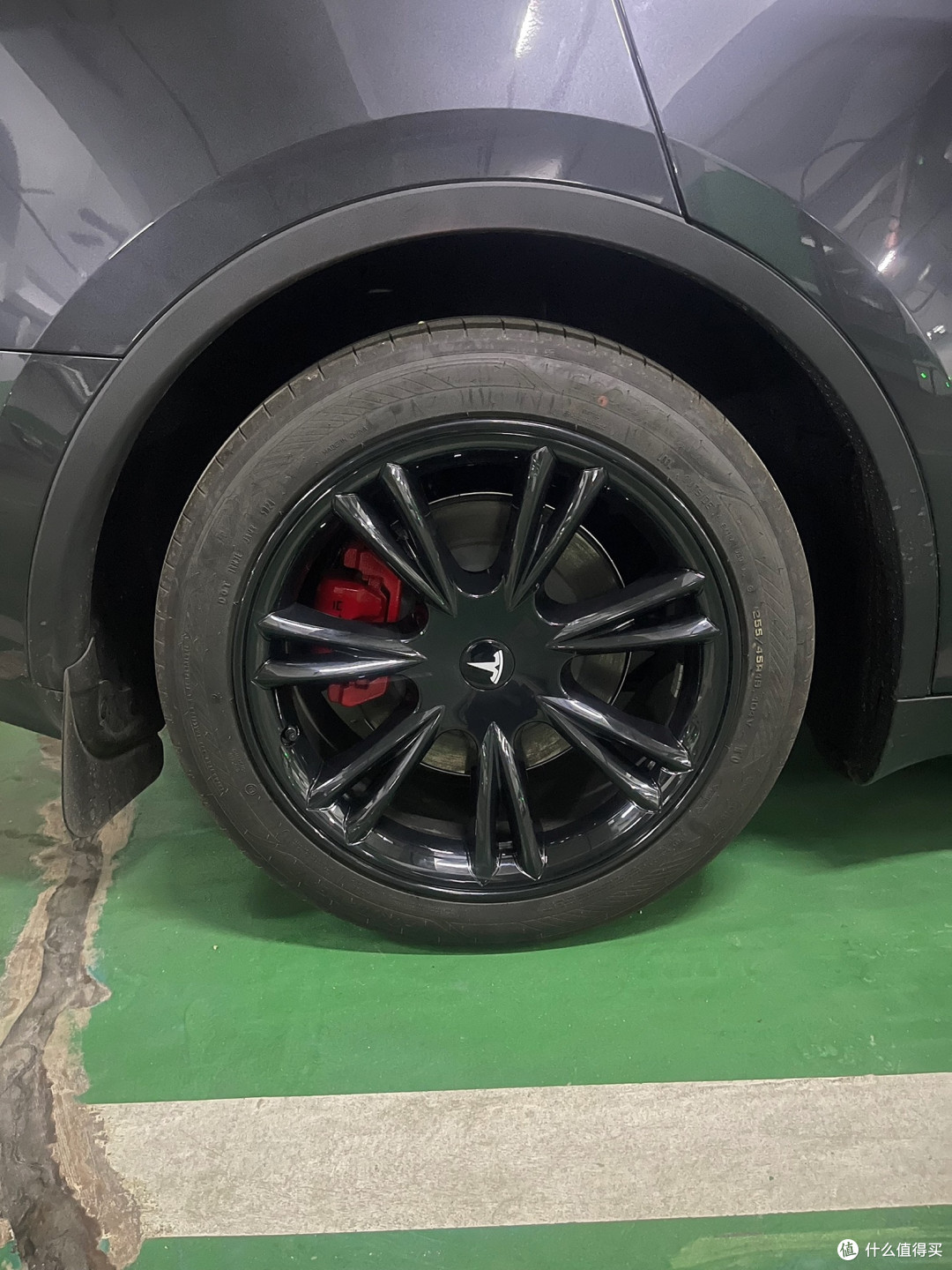 特斯拉Model Y提车记:开启电动出行新征程