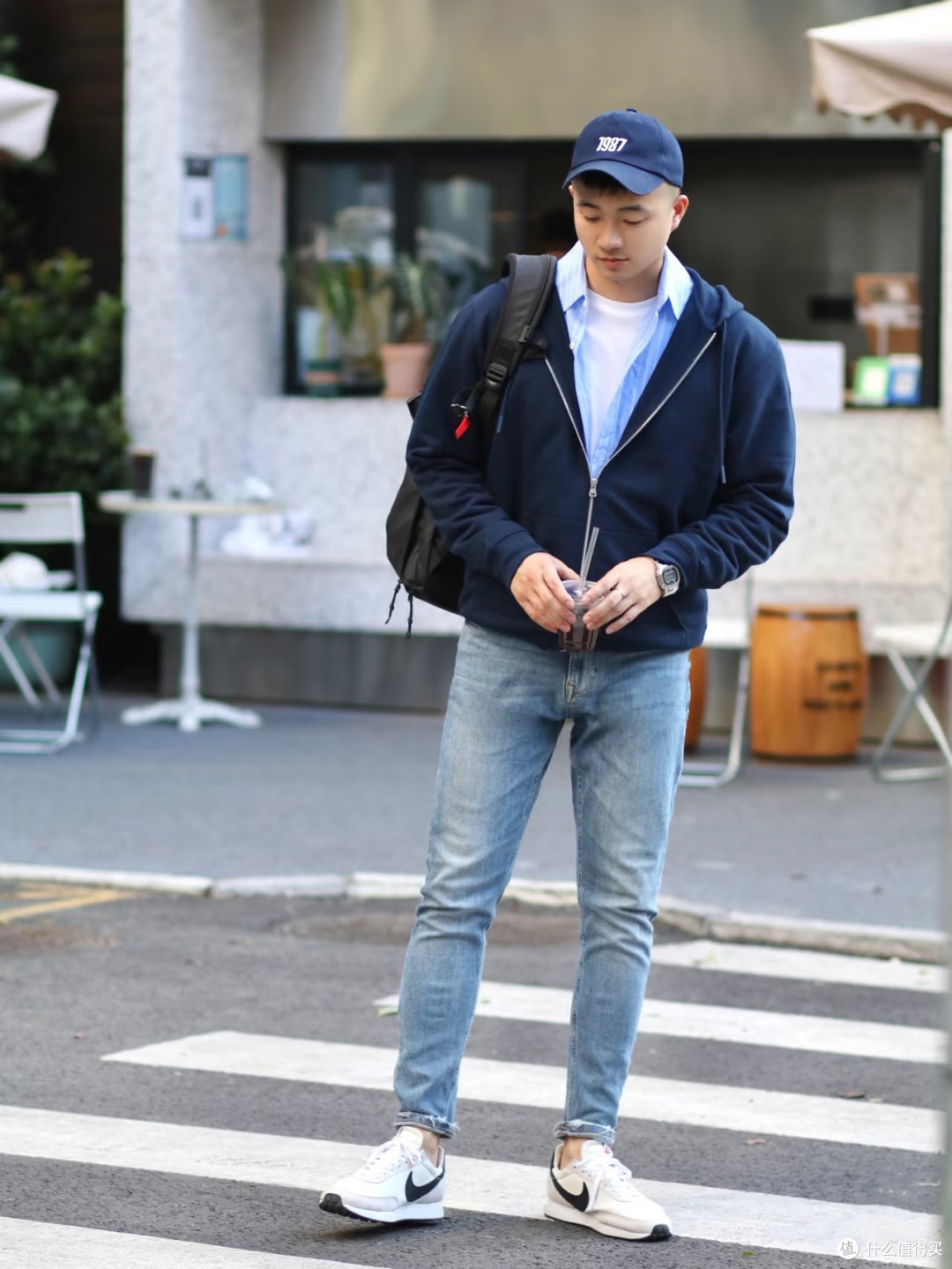 中年男人春天穿搭卫衣,记住这3穿3不穿原则,不装嫩更减龄帅气