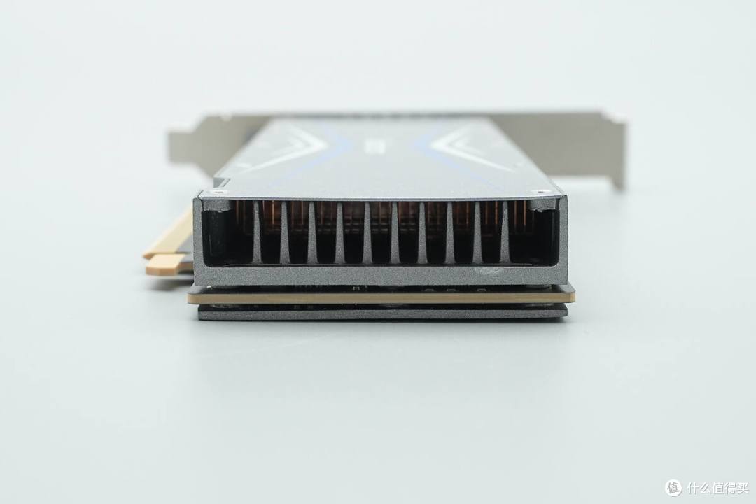 三星/美光内存颗粒云集，寒武纪加速卡用料拆解