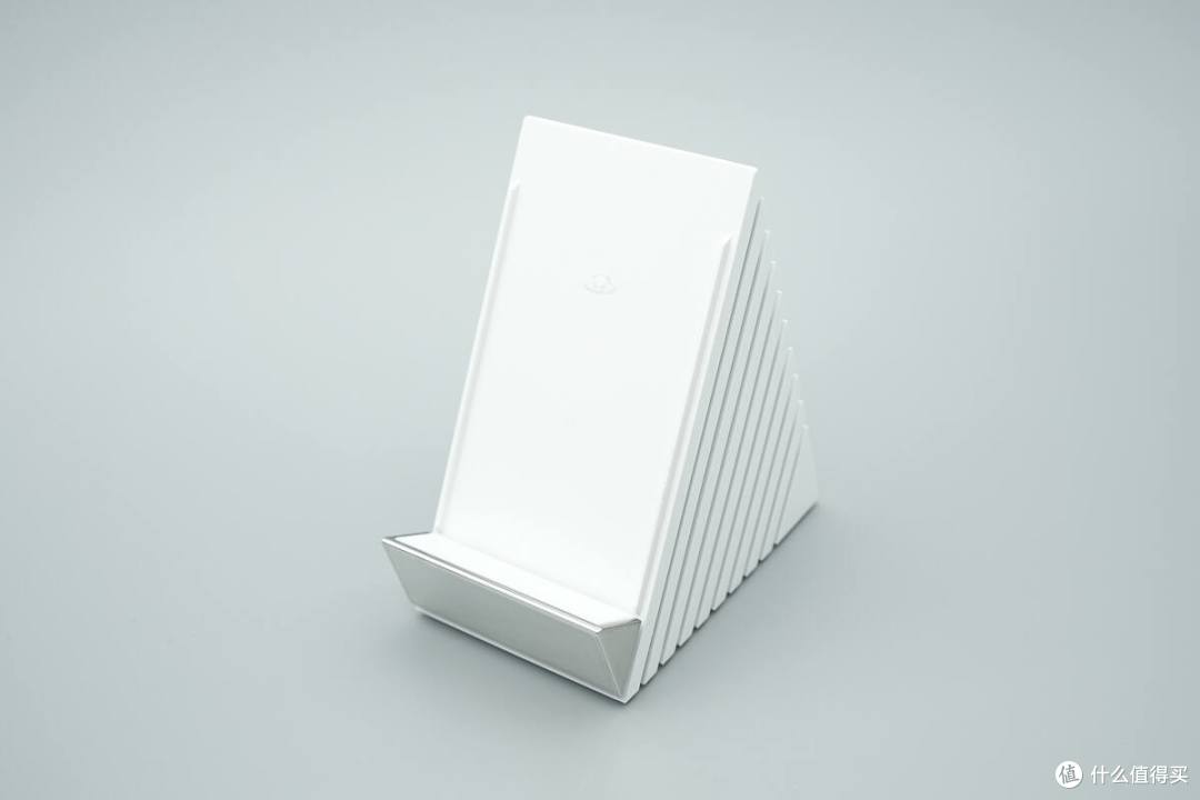 双线圈设计横竖都能充,魅族PANDAER 66W立式风冷无线充电器拆解