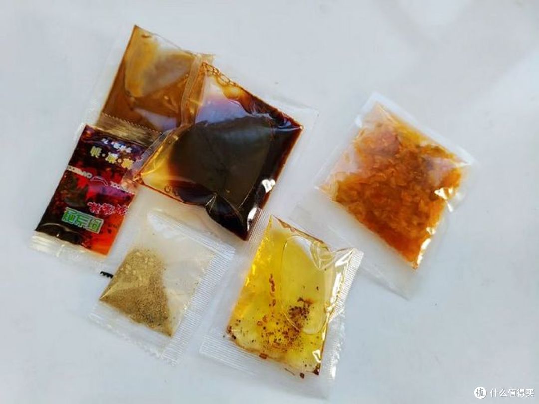 热干面评测!武汉vs信阳,谁才是真正的美味之王?