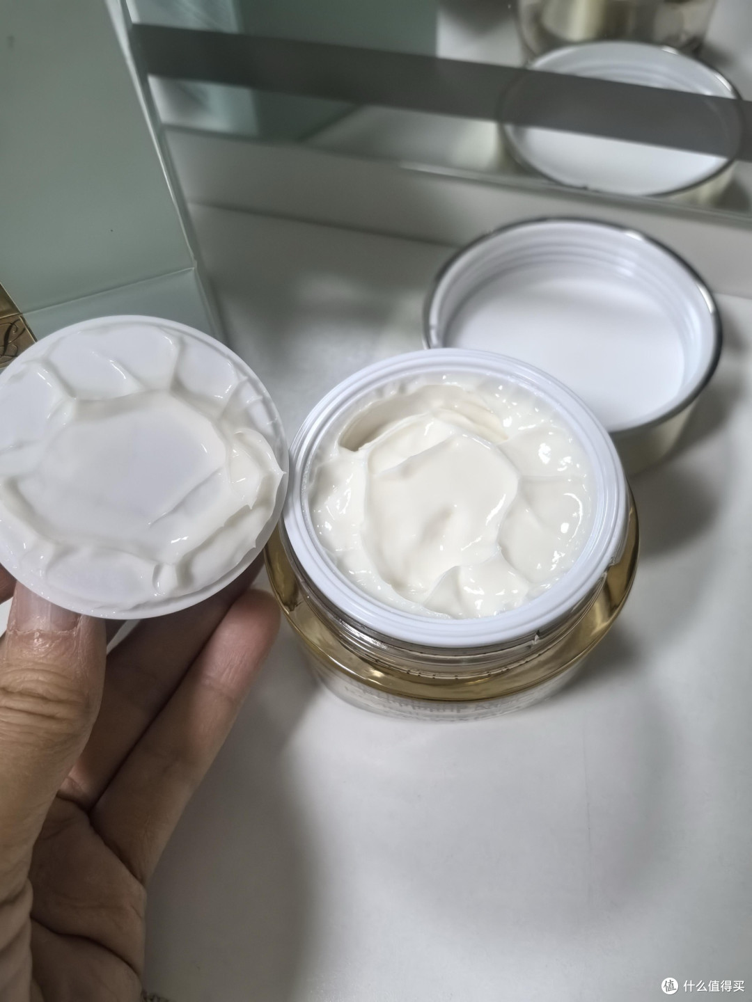 一份懂她修护与抗老需求的贴心之礼