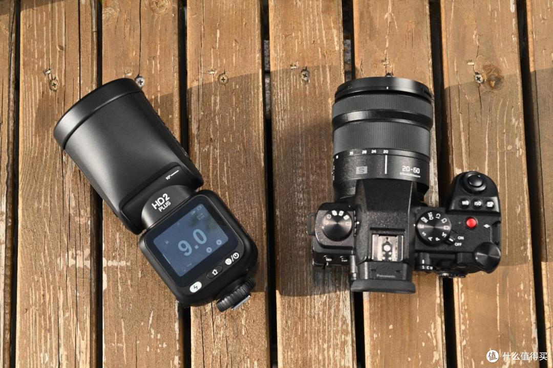 专业机顶闪光灯优选金贝HD2PLUS！适配户外春日人像拍摄