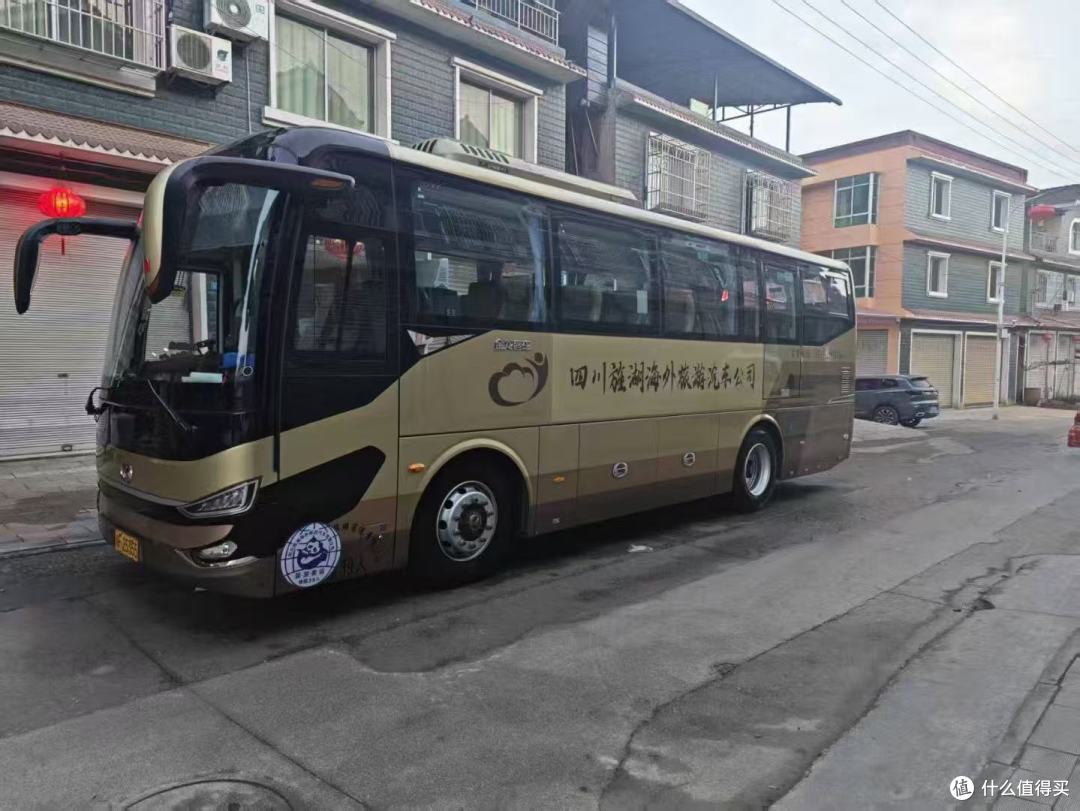 四川旌湖海外旅游汽车有限公司