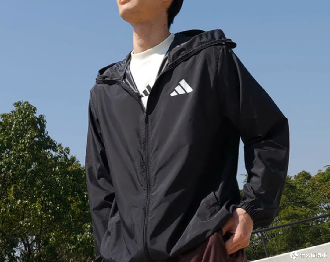怕晒黑?防晒衣哪个牌子防晒效果最好?轻薄透气十大公认好用清单