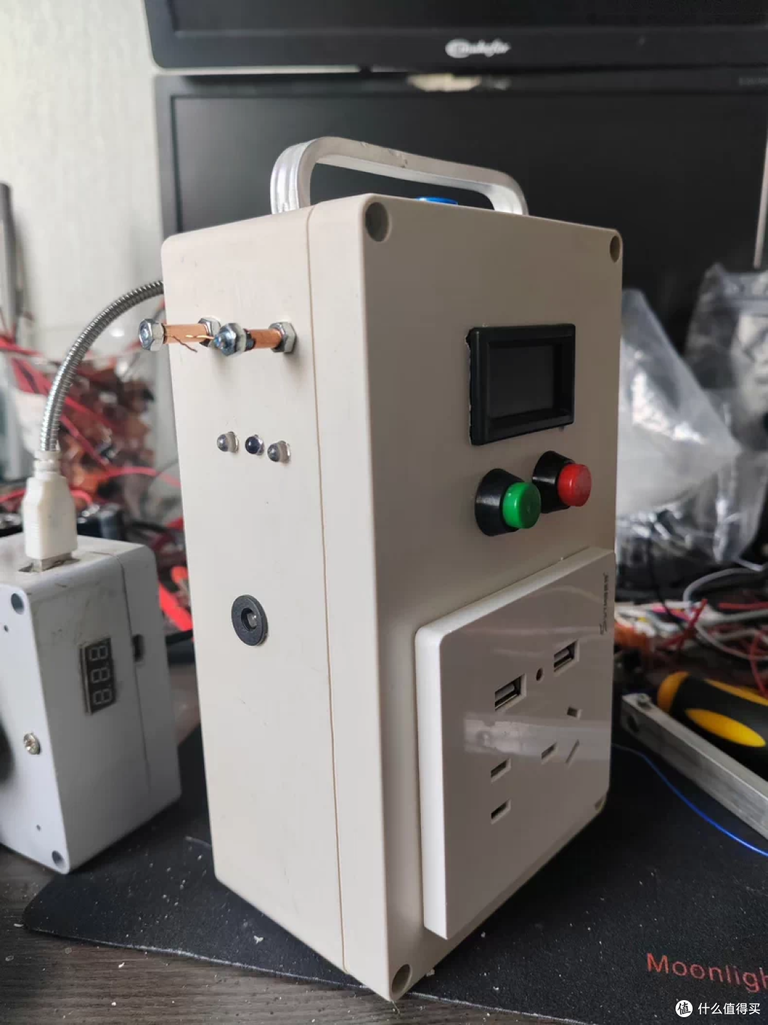 达文西手摇220V发动机!摇一摇来电,某鱼法拉黑科技?