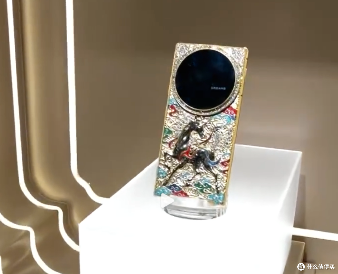 999刀起，上不封顶，追觅手机亮相AWE，这设计太骚了！