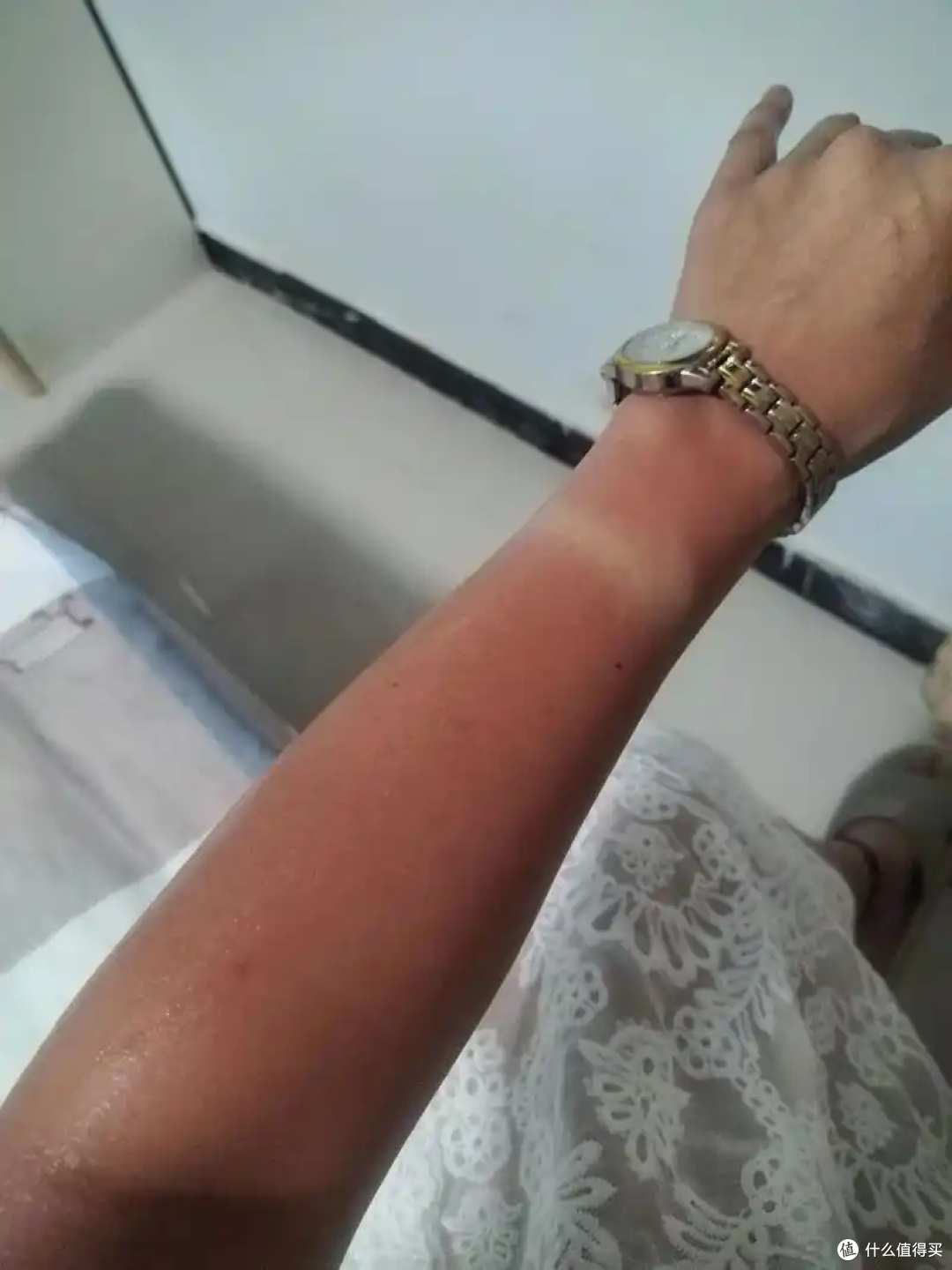 河北9岁女童泰国玩水晒黢黑国籍被怀疑,海关:有中国护照吗?