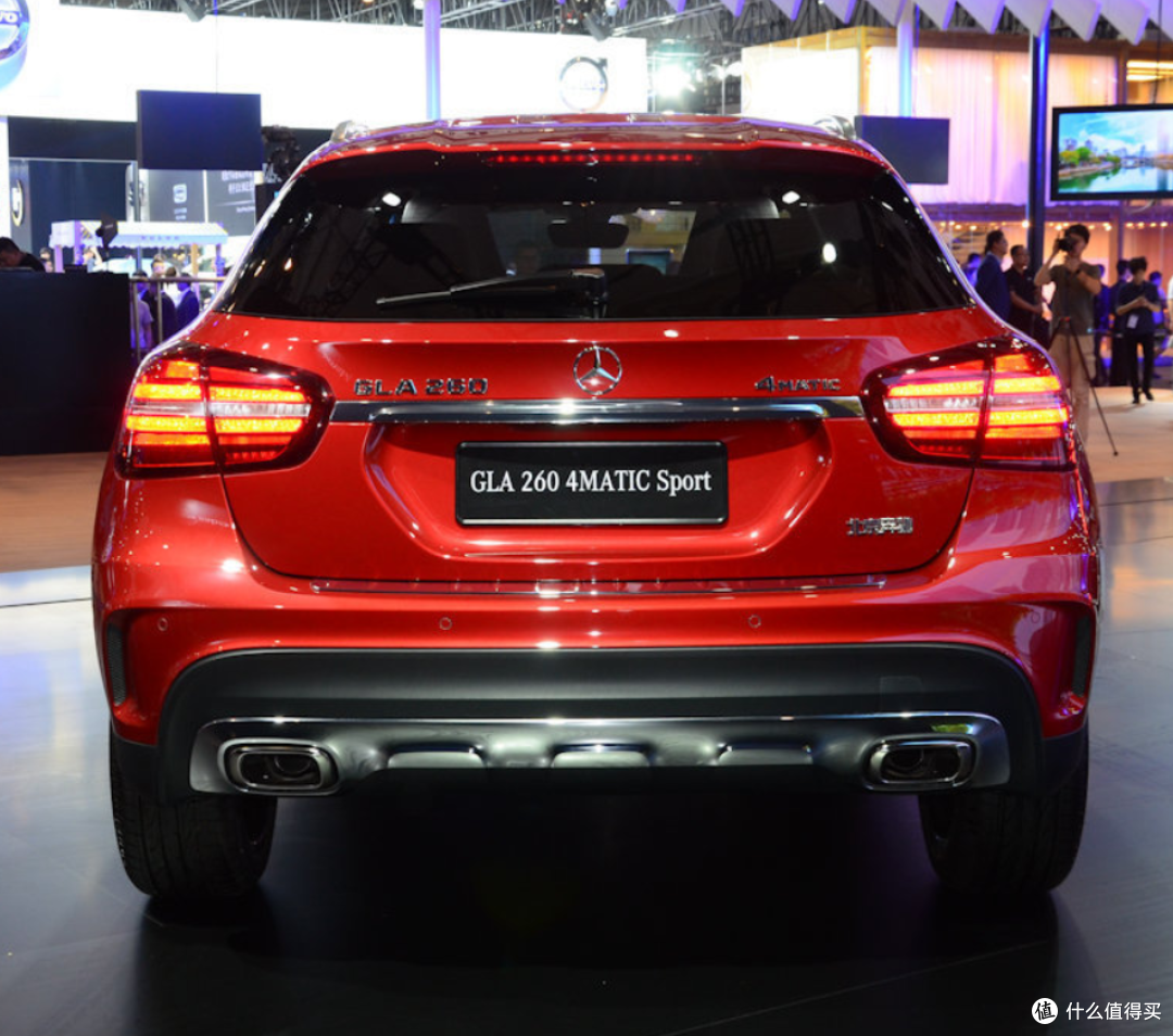 奔驰GLA 260 4MATIC 运动版:30万级豪华SUV的“性能潮玩”