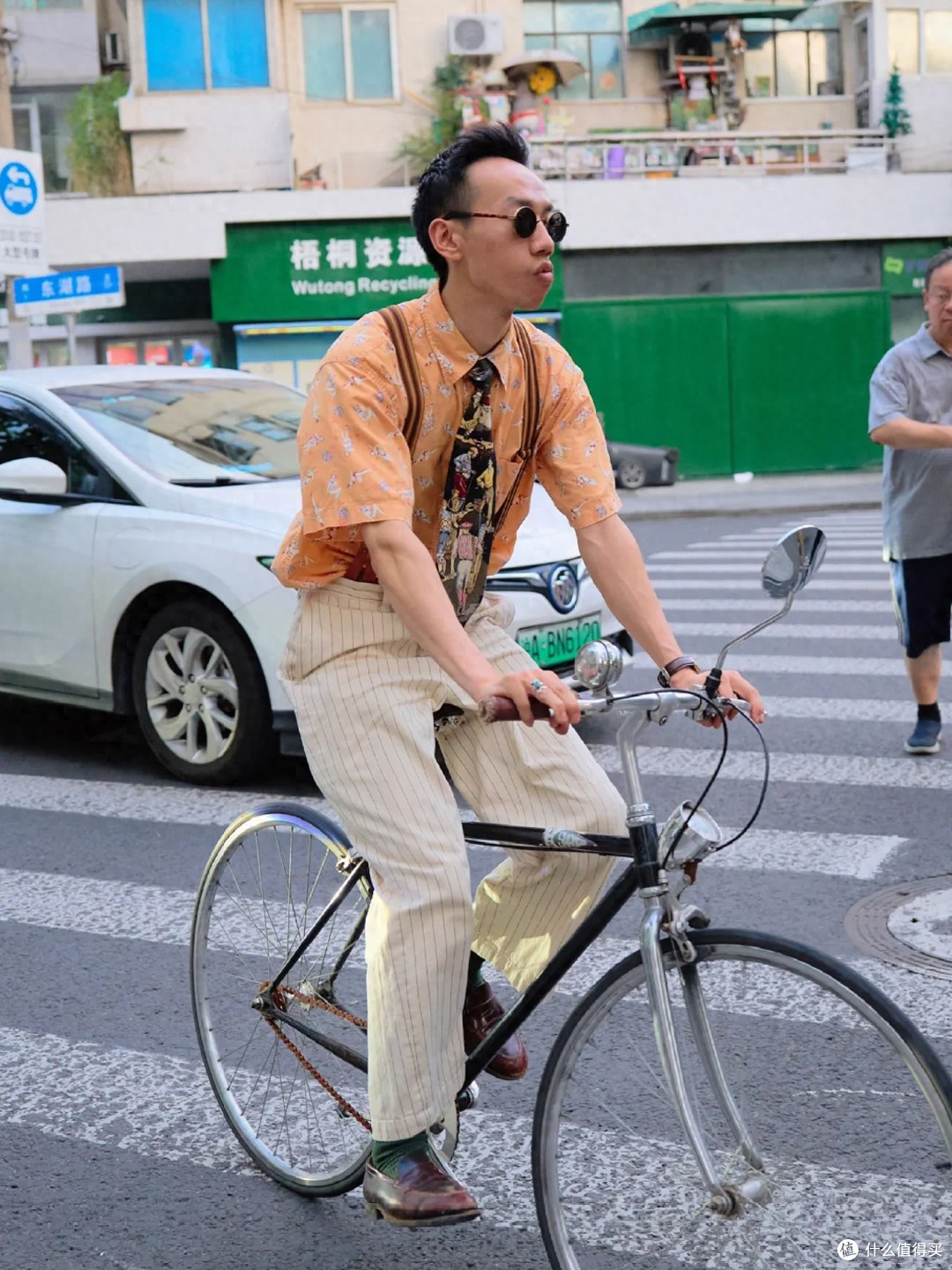 中年男人要少穿:这4种“假时髦、真土气”的春装,油腻又廉价!