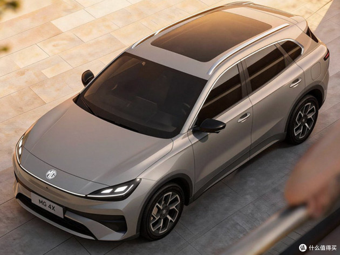 10 万级纯电 SUV 杀疯了！入门就给半固态电池，MG4X 直接卷爆！