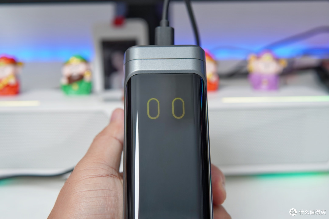 单口功率最高140W,三口满功率输出——奥海310W星舰Pro能量舱