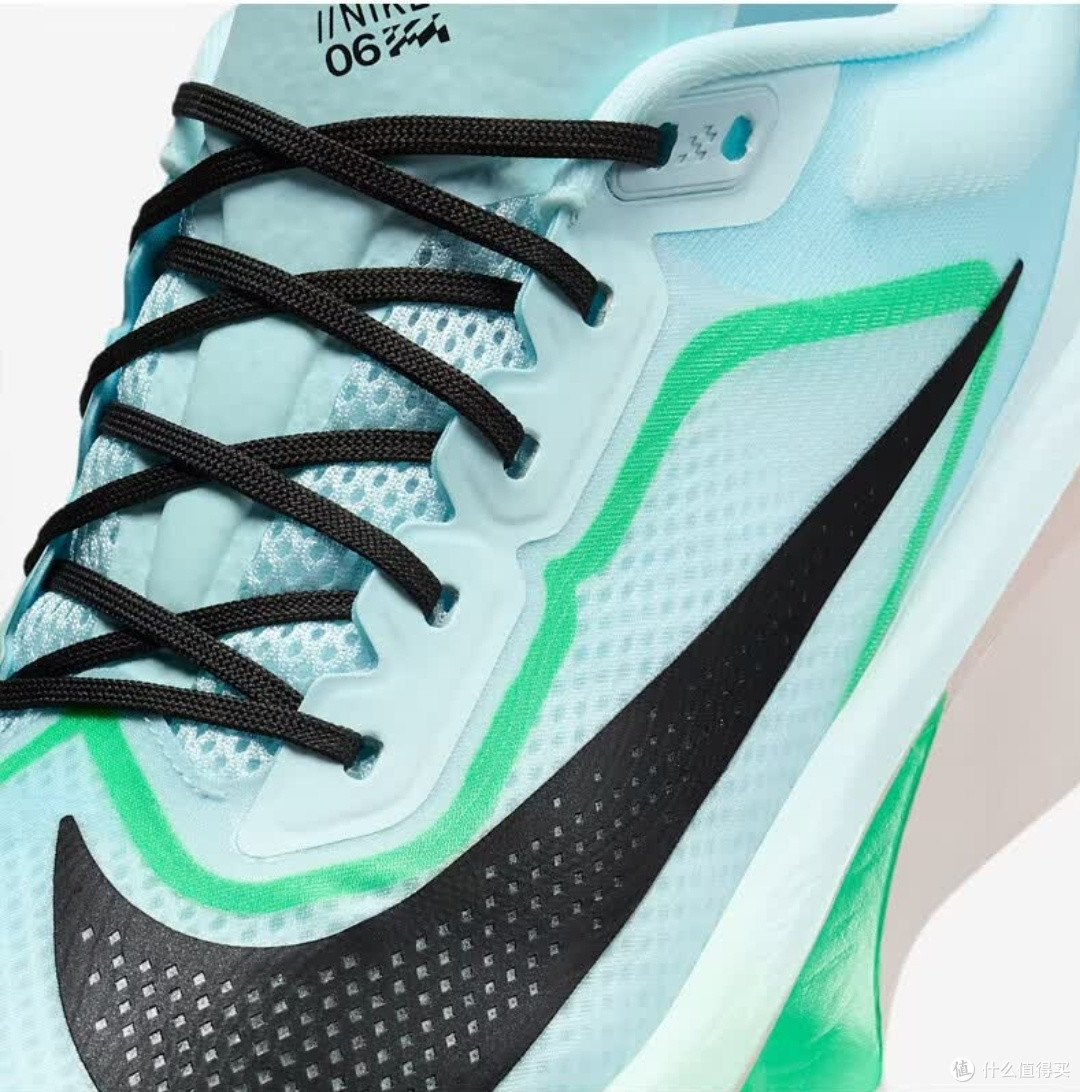 耐克ZOOM FLY 6:蓝粉绿黑撞色亮眼