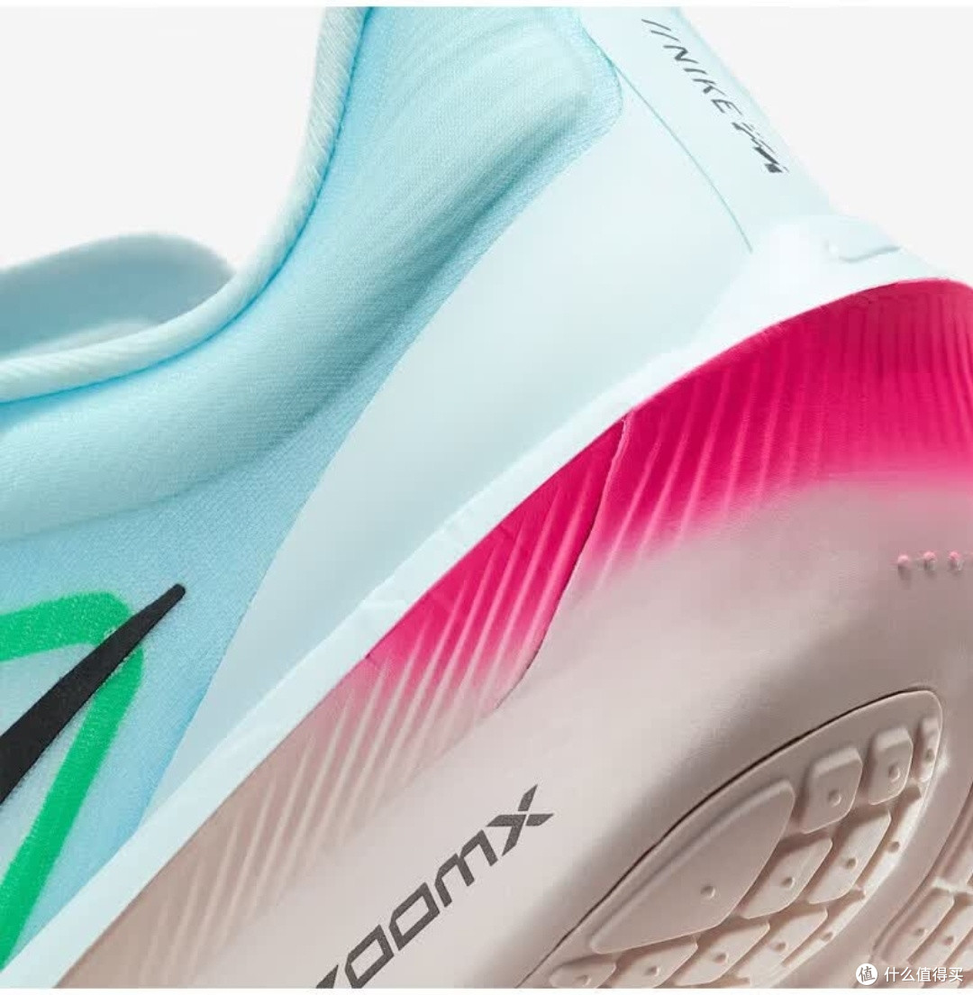 耐克ZOOM FLY 6:蓝粉绿黑撞色亮眼