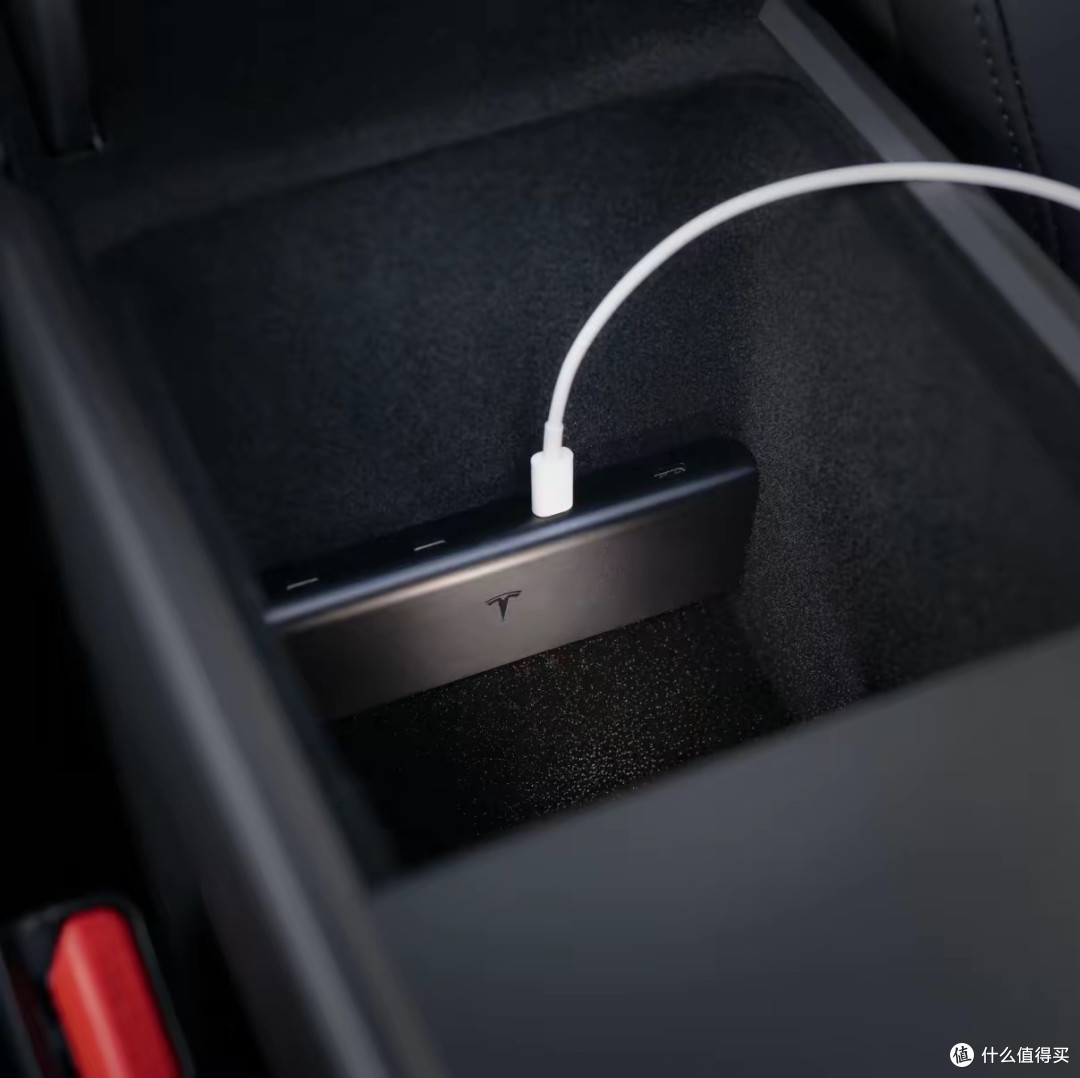 特斯拉推出中控台4合1扩展坞,仅适用焕新 Model 3/Y,售价607元