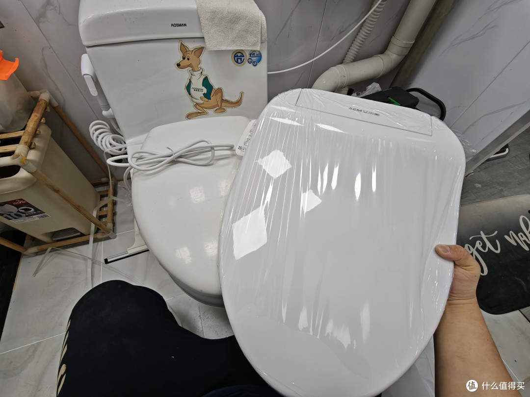 老破小实现“洗腚自由”：安装智能马桶盖，卫生间取电操作分享