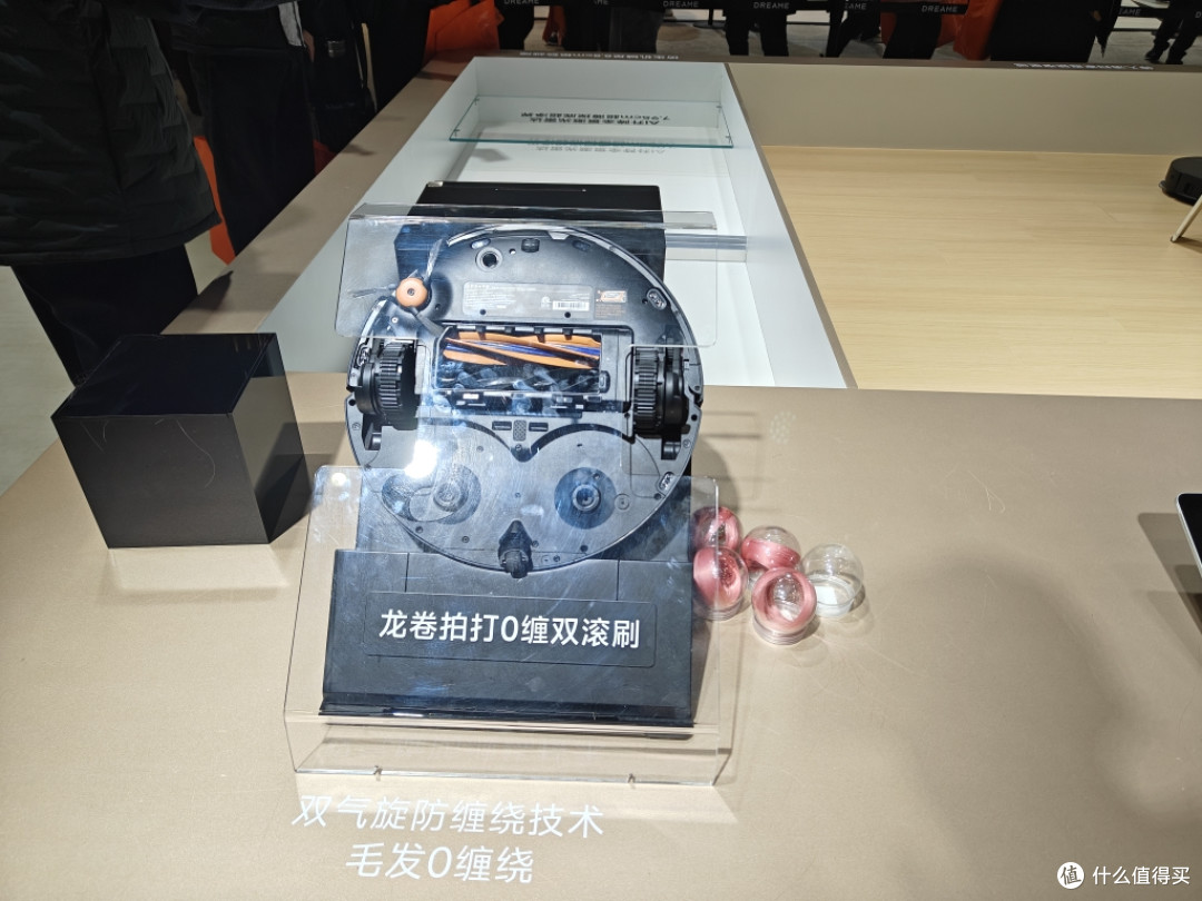 AWE2026展会直击:扫地机“诸神之战”,谁才是下一代“机皇”?