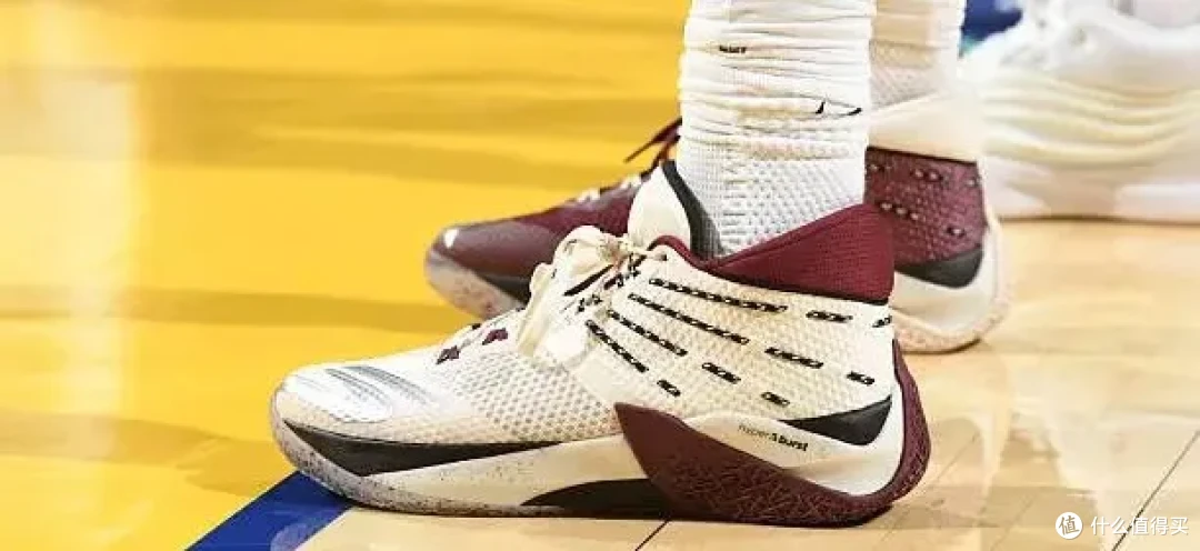 【NBA每日上脚】欢迎来到NBA!生涯首秀穿它想干啥?