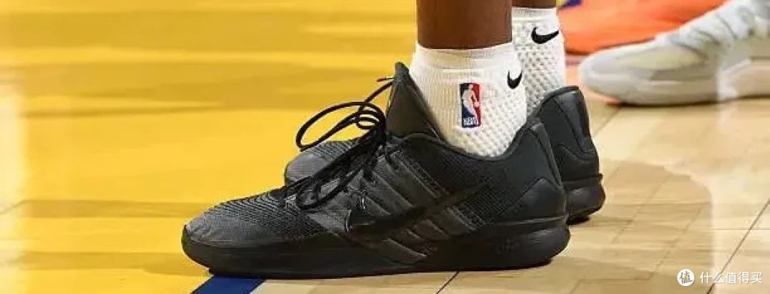 【NBA每日上脚】欢迎来到NBA!生涯首秀穿它想干啥?