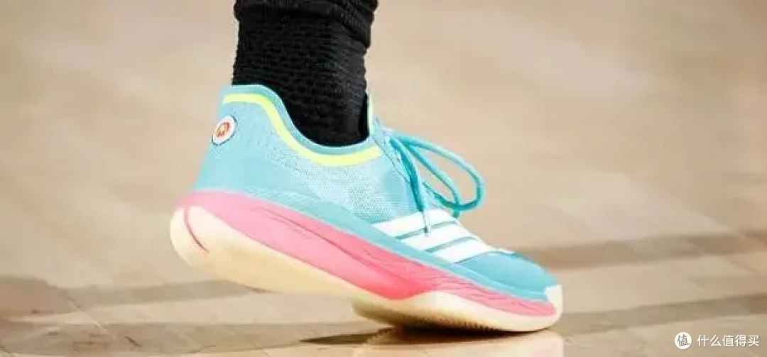 【NBA每日上脚】欢迎来到NBA!生涯首秀穿它想干啥?