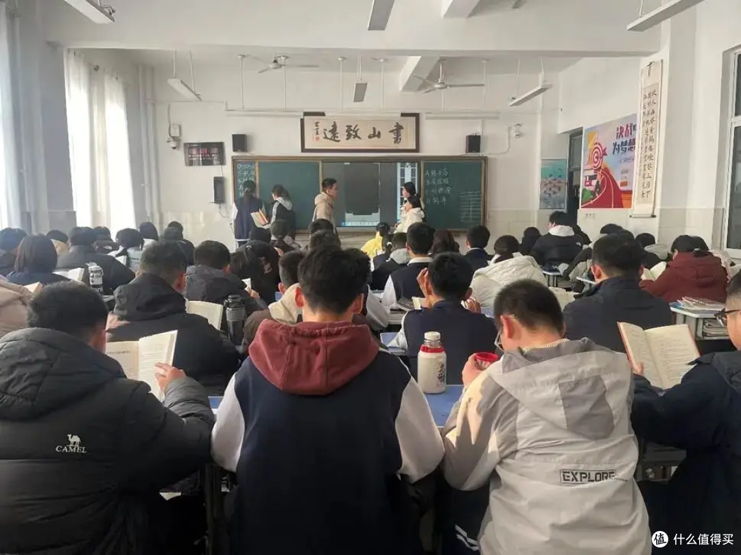 广东一中学取消早读，周三专属懒觉日，多睡20分钟太香了！