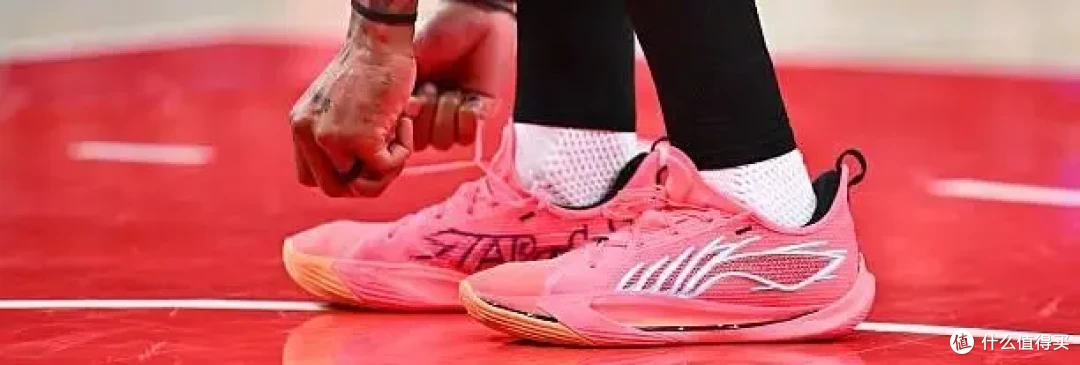 【NBA每日上脚】别小瞧400+的团队款,穿它单场30分!