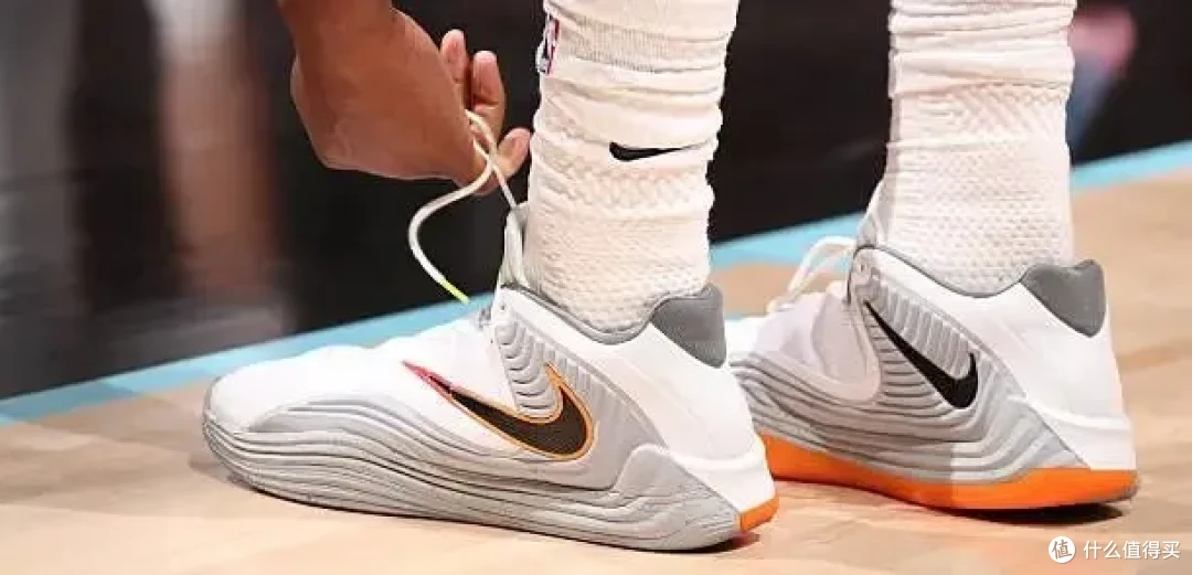 【NBA每日上脚】别小瞧400+的团队款,穿它单场30分!
