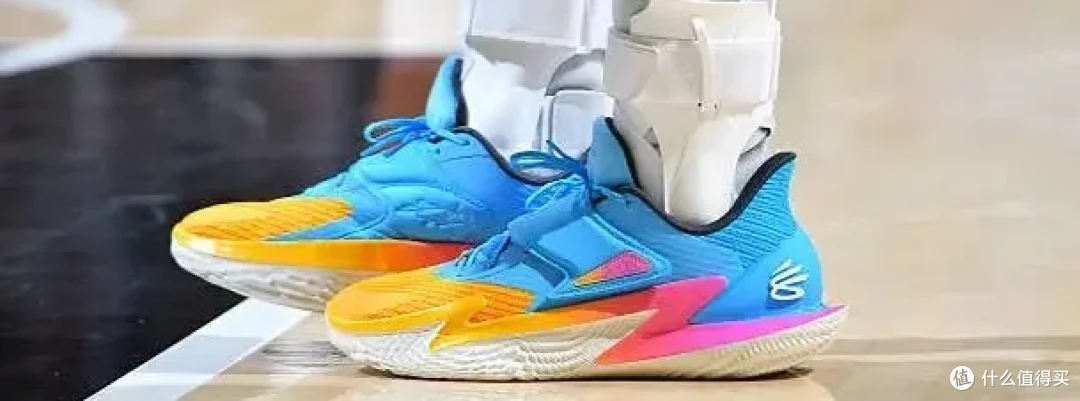 【NBA每日上脚】别小瞧400+的团队款,穿它单场30分!