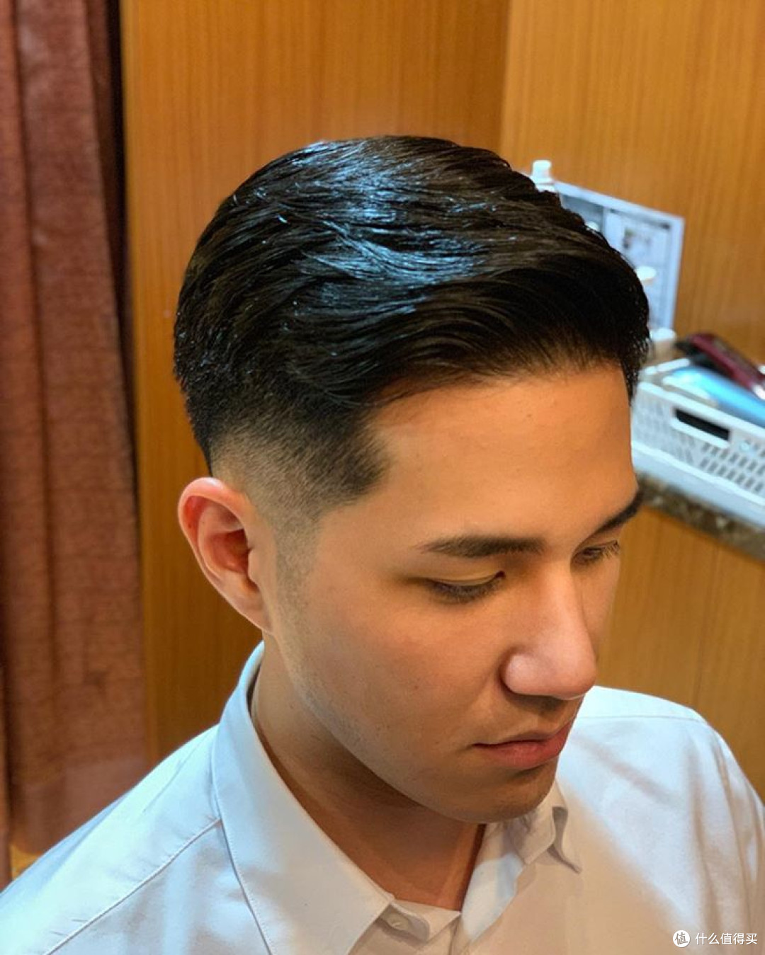 不建议50多岁男人留的发型：自认为洋气，实际叔味很重，油腻显老