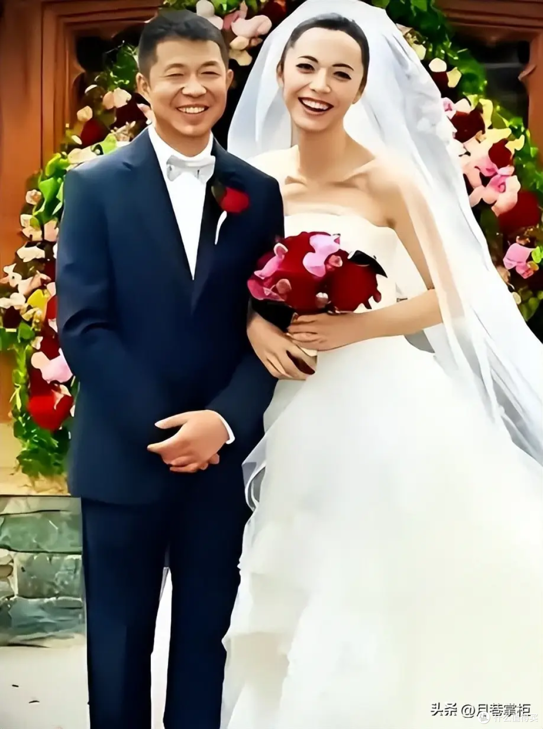 姚晨曹郁官宣离婚,隐瞒多年不撕逼,14年中年婚姻真相!