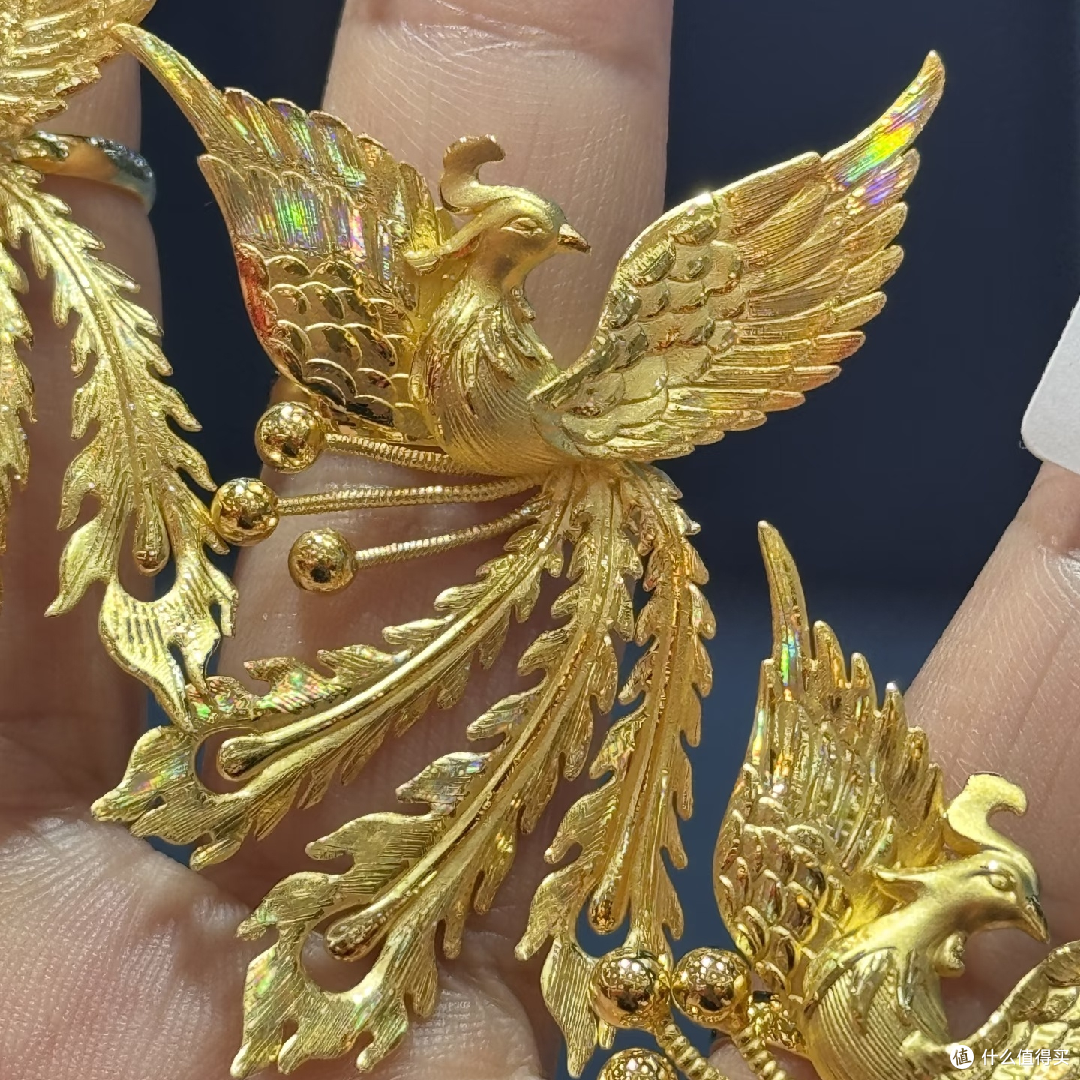 美元指数跌破100,黄金反弹