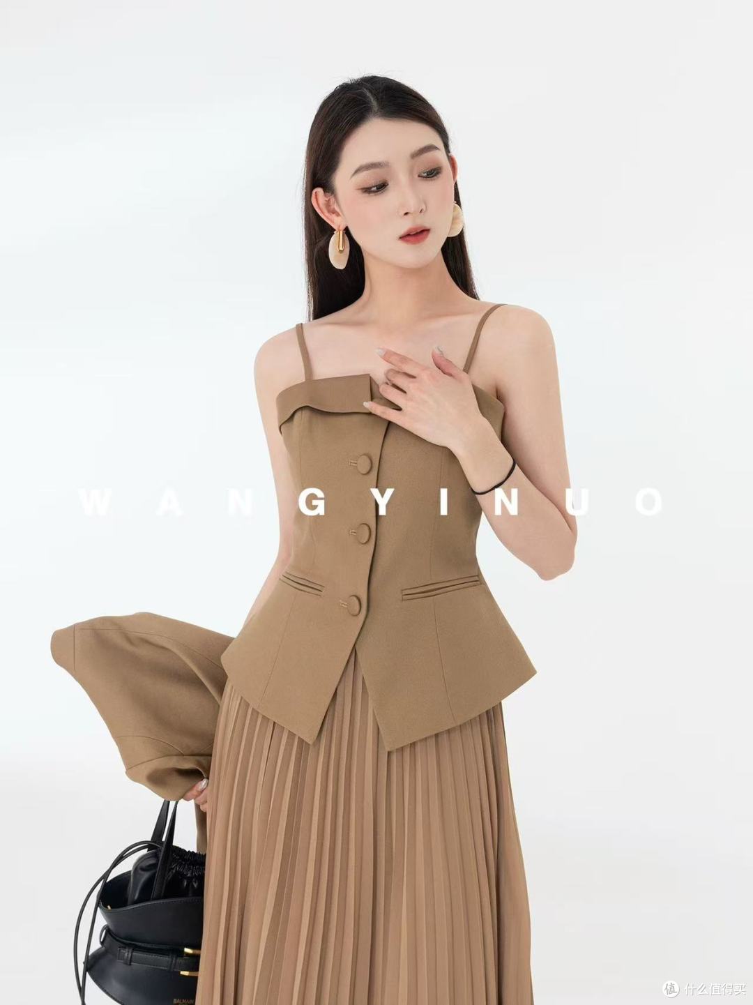 🌸王依诺YiNuo新品|【千里寻花】把春日浪漫穿在身上✨