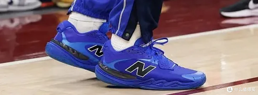 【NBA每日上脚】状元郎拒绝穿新鞋！NB团队款有致命伤？