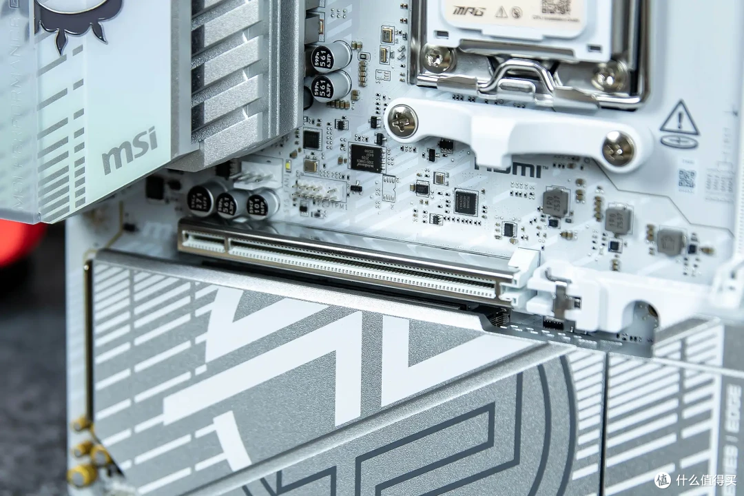 AMD9850X3D的好伙伴,微星MPG B850M EDGE TI MAX WIFI刀锋钛评测
