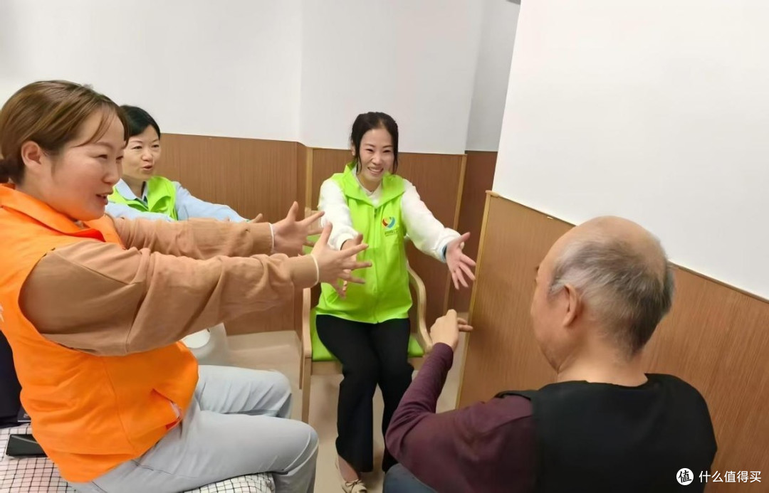 宜昌启扬社工携爱与陪伴斩获十方缘多项重磅荣誉