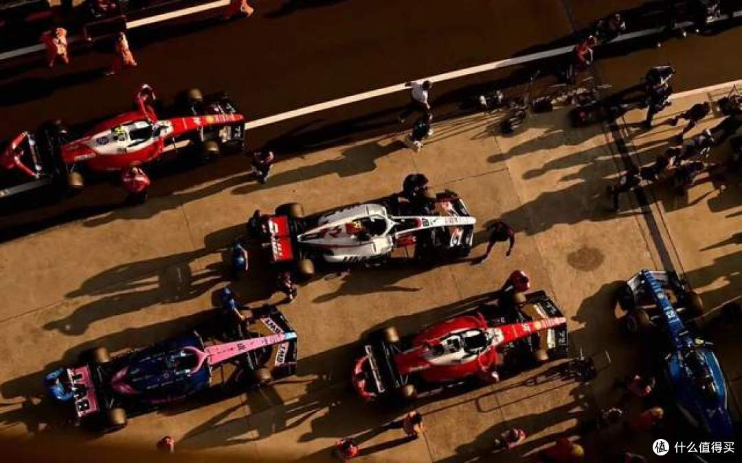 Cos赛车手的品牌们,让上海变成“F1痛城”