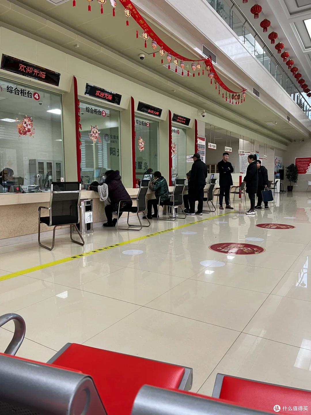 奉劝大家:2026年去银行存款,牢记“3要2不要”,多赚利息少踩坑