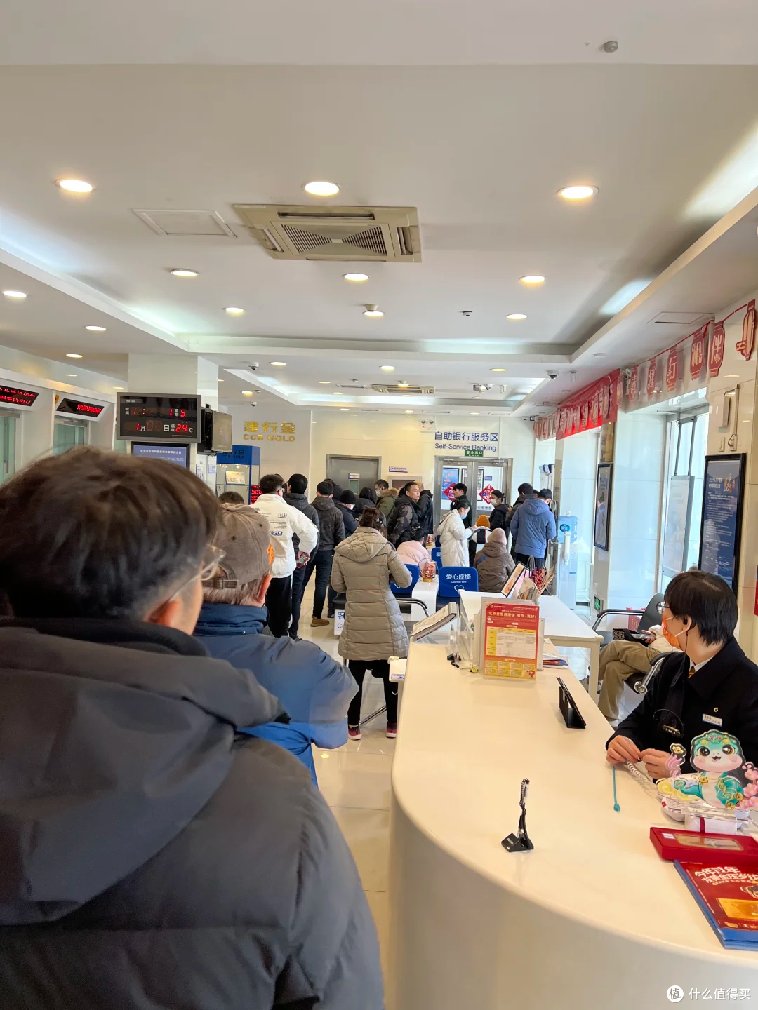 奉劝大家:2026年去银行存款,牢记“3要2不要”,多赚利息少踩坑