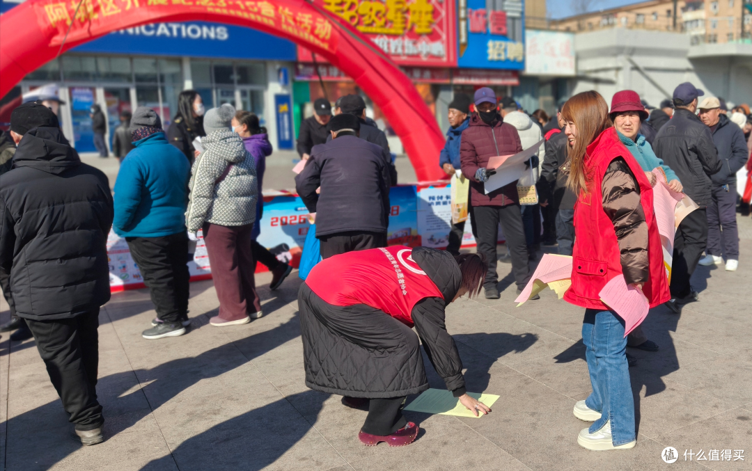 阿城区青年志愿者协会3·15为市民权益保驾护航